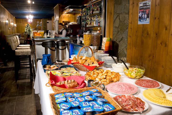 Breakfast/Coffee Service 27 of 37