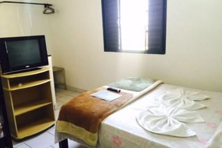 Room 13 of 36