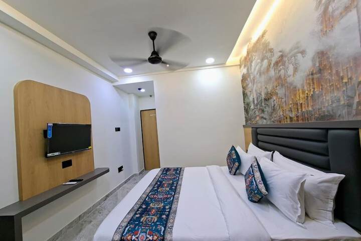Room 16 of 27