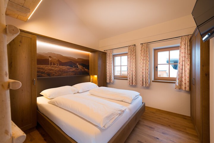 Room 46 of 200
