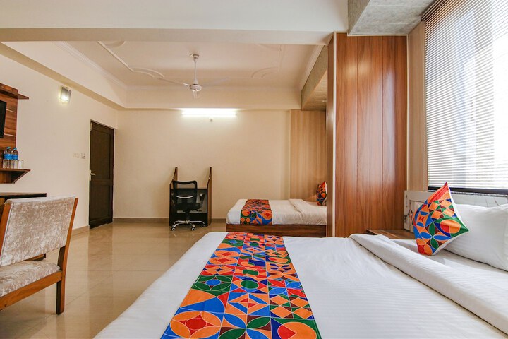 Room 27 of 36