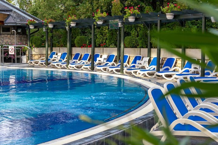 Hotel Pool