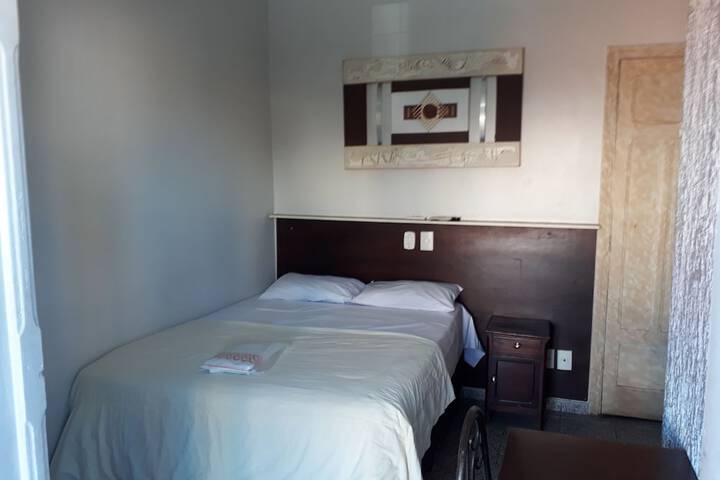 Room 27 of 98