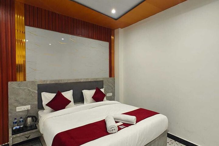 Room 16 of 39