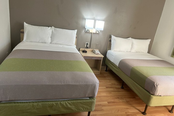 Room 10 of 31