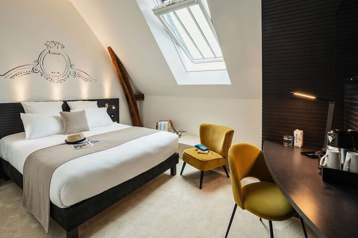 Room 6 of 40