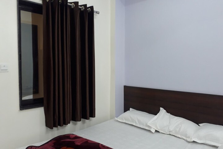 Room 8 of 23