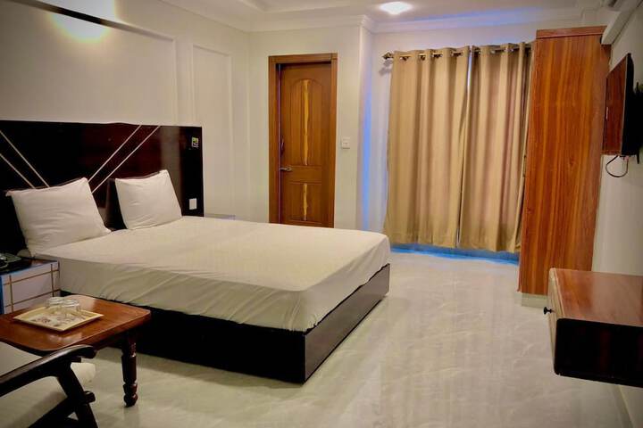 Room 11 of 29