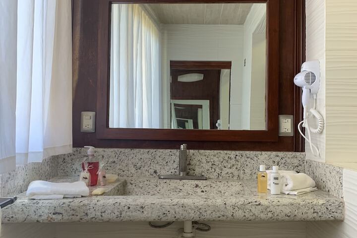 Room 95 of 230