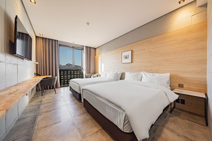 Room 14 of 43