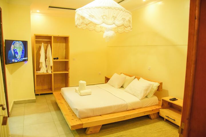 Room 18 of 53