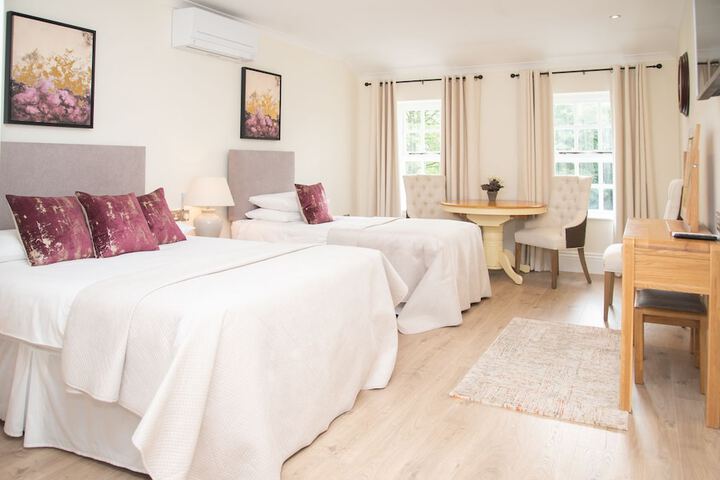 Room 4 of 36