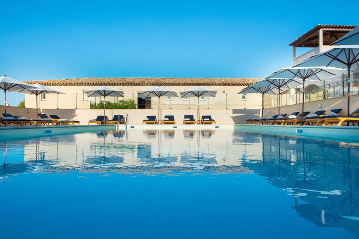 Pool 70 of 127