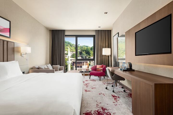 Room 10 of 36