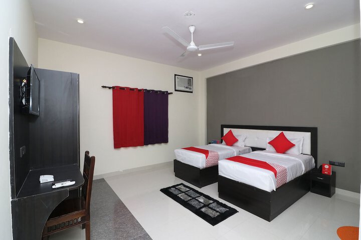 Room 7 of 9