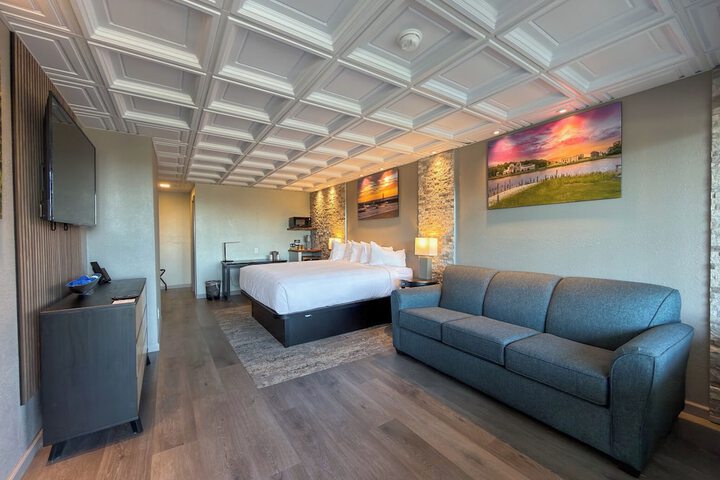 Room 10 of 42