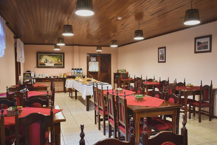 Dining 36 of 47