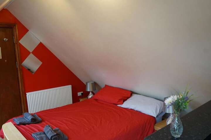 Room 8 of 25