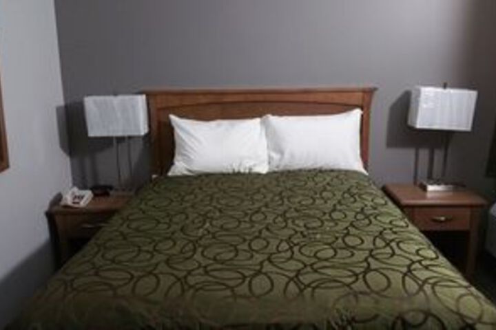 Room 10 of 22