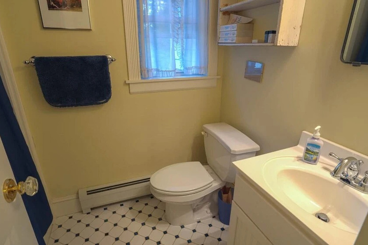 Room 8 of 14