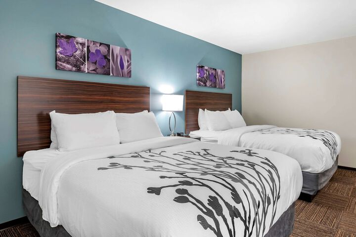 2 Queen Beds (8 of 8)