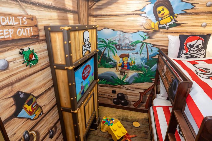 Room 26 of 54