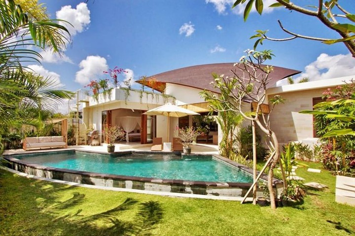 Pool Hotel