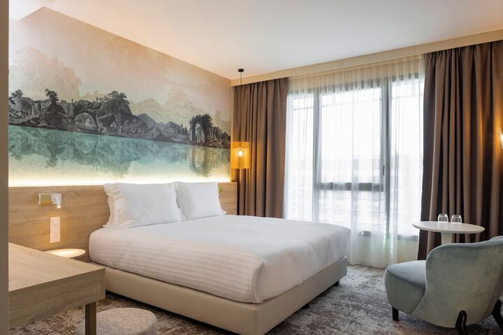 Room 5 of 43