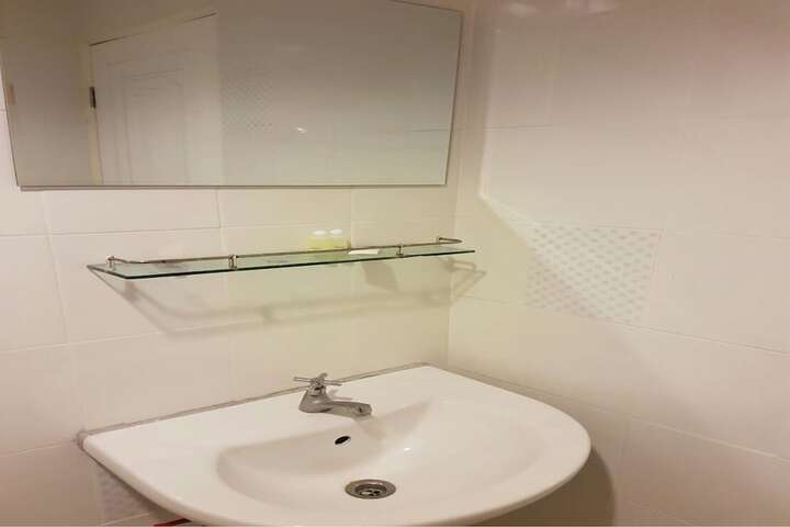 Room 11 of 20