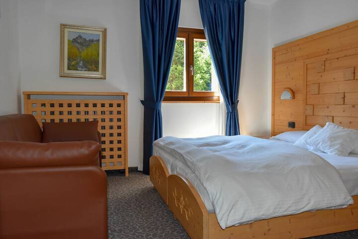 Room 16 of 45