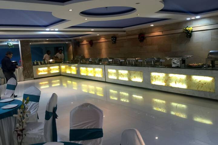 Ballroom/Hall 61 of 67