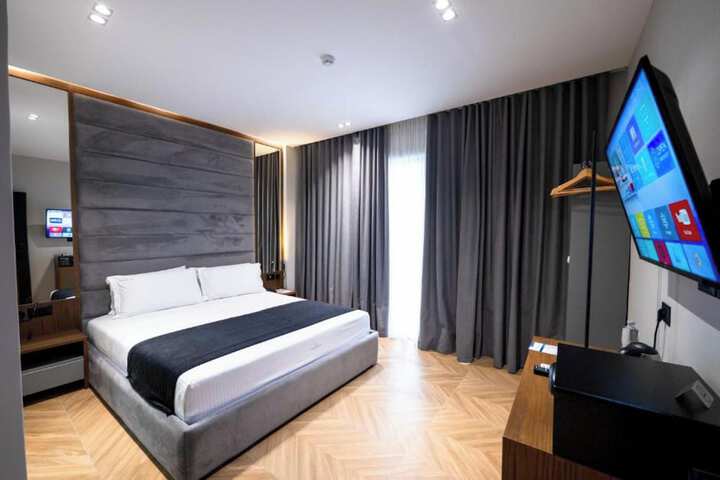 Room 33 of 265