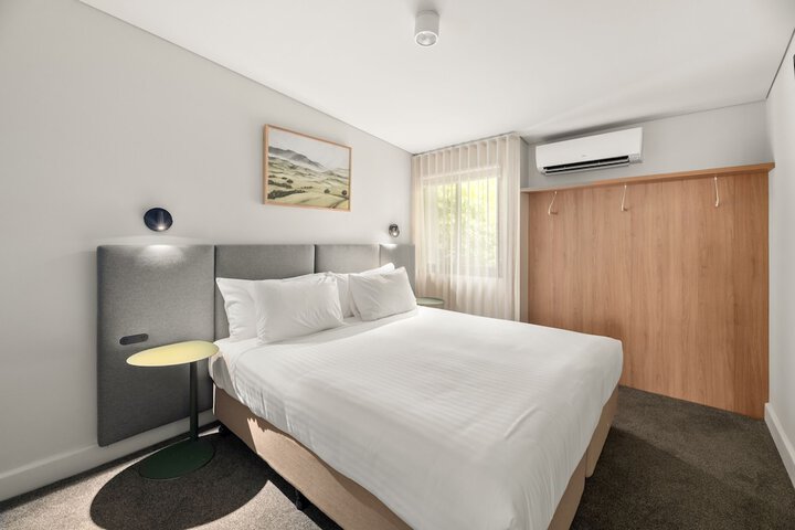 Room 5 of 75