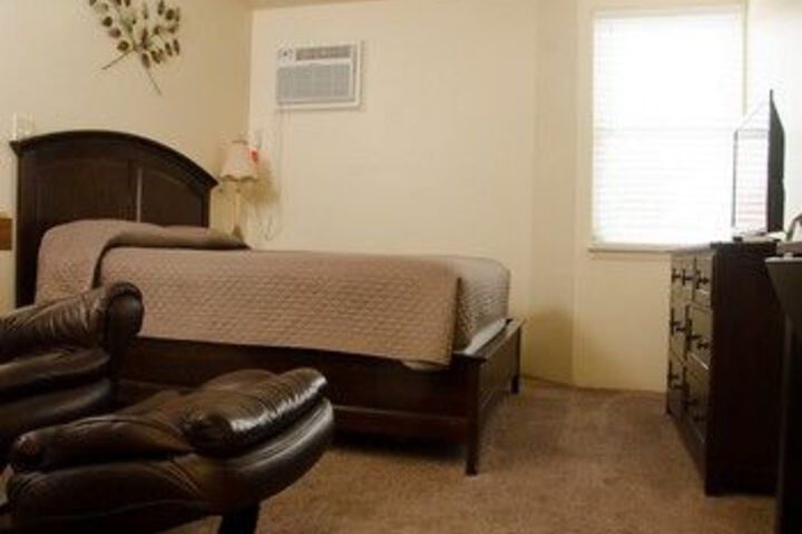 Room 19 of 94