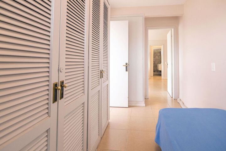 Room 9 of 40