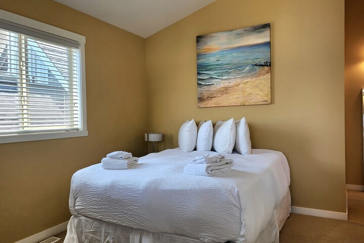 Room 122 of 543