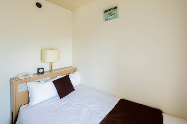 Room 18 of 52