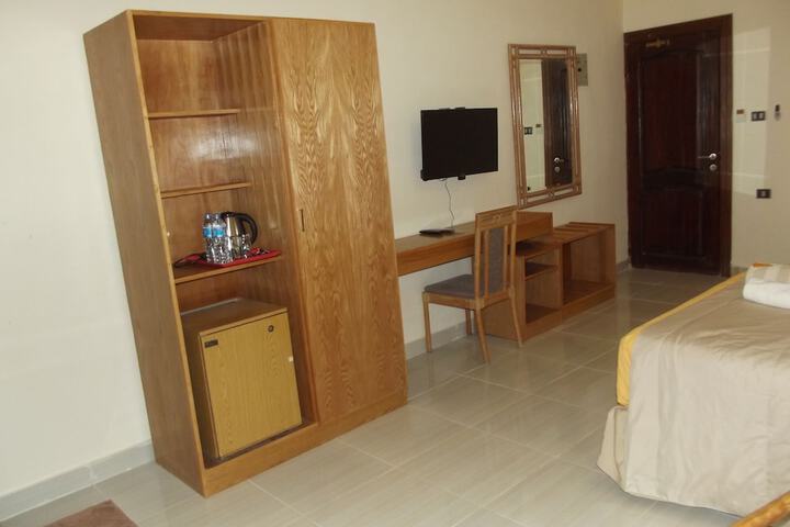 Room 6 of 73
