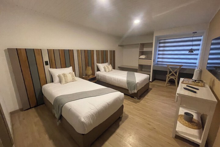 Room 5 of 11