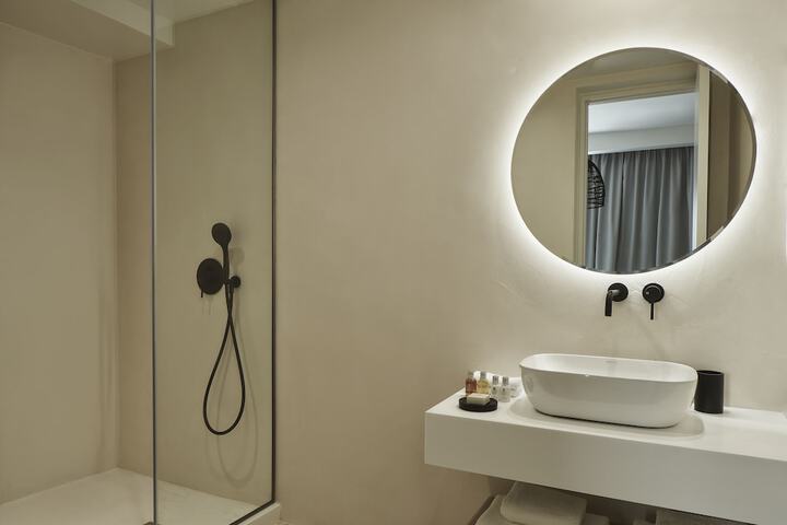 Room 44 of 59