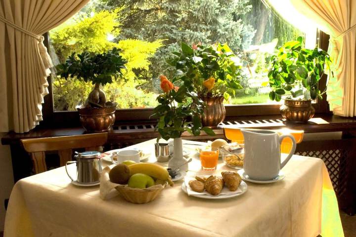 Dining 49 of 63