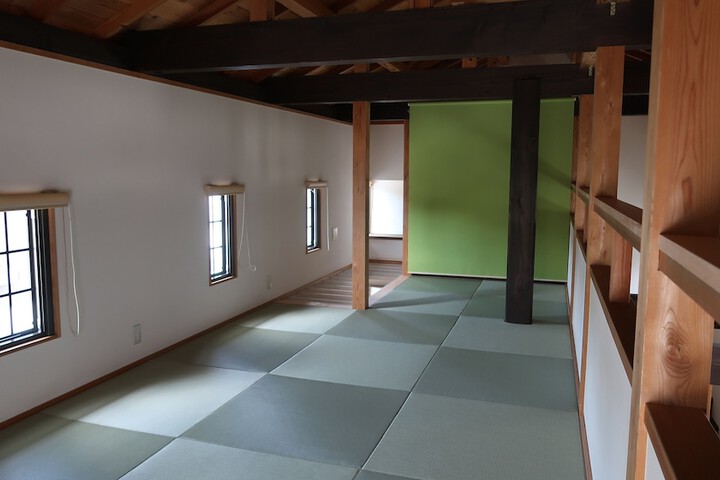 Room 9 of 79