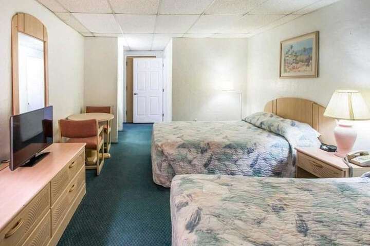 Room 3 of 25