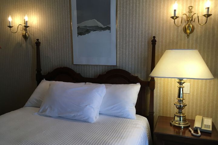Room 7 of 118