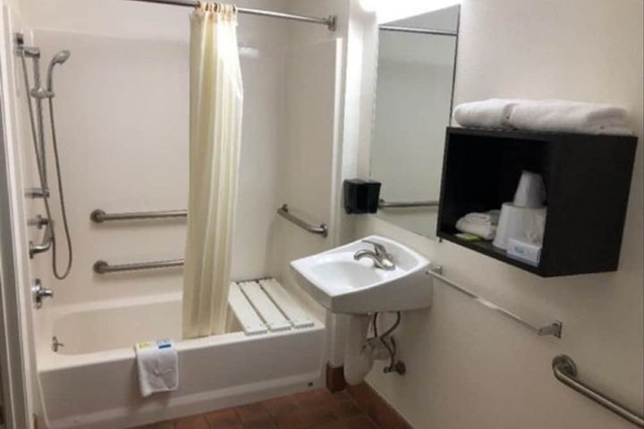 Room 19 of 27