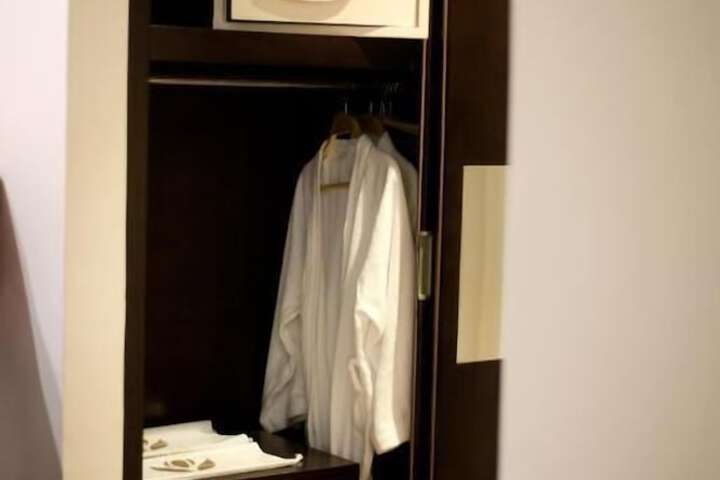 Room 12 of 39