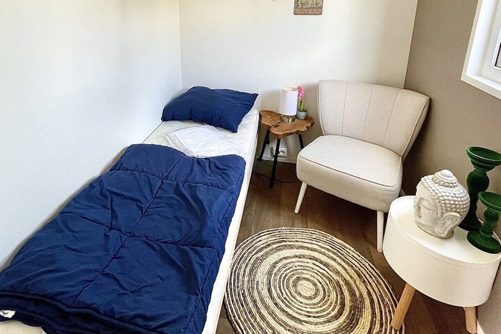 Room 2 of 38