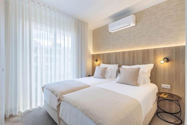 Room 4 of 17