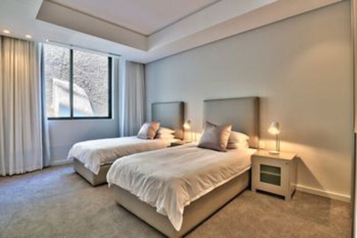 Room 11 of 36