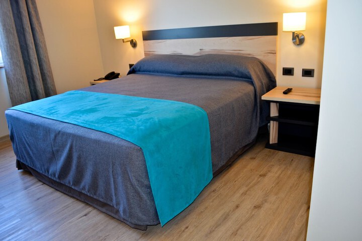 Room 21 of 50